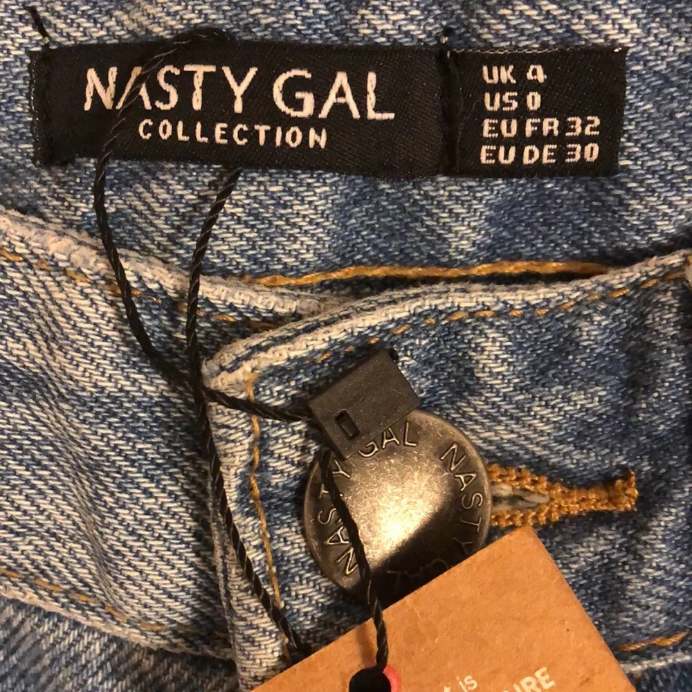 Nasty Gal light blue 💯 % organic cotton split hem straight jeans size 0/…